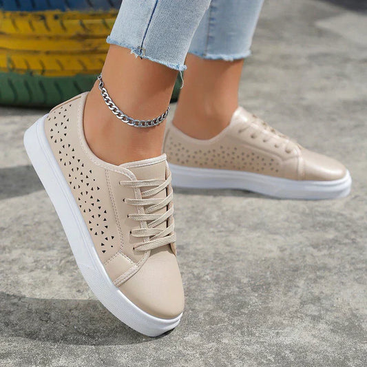 Sophia - beige sneaker med snørebånd