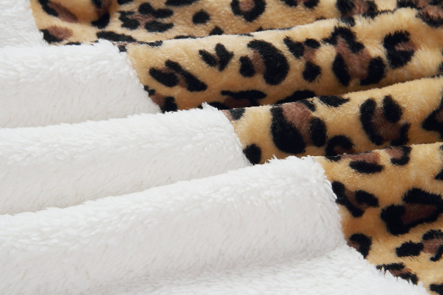 Teddy pullover - ekstrem varm og hyggelig hættetrøje med et stilfuldt leopardprint til foråret